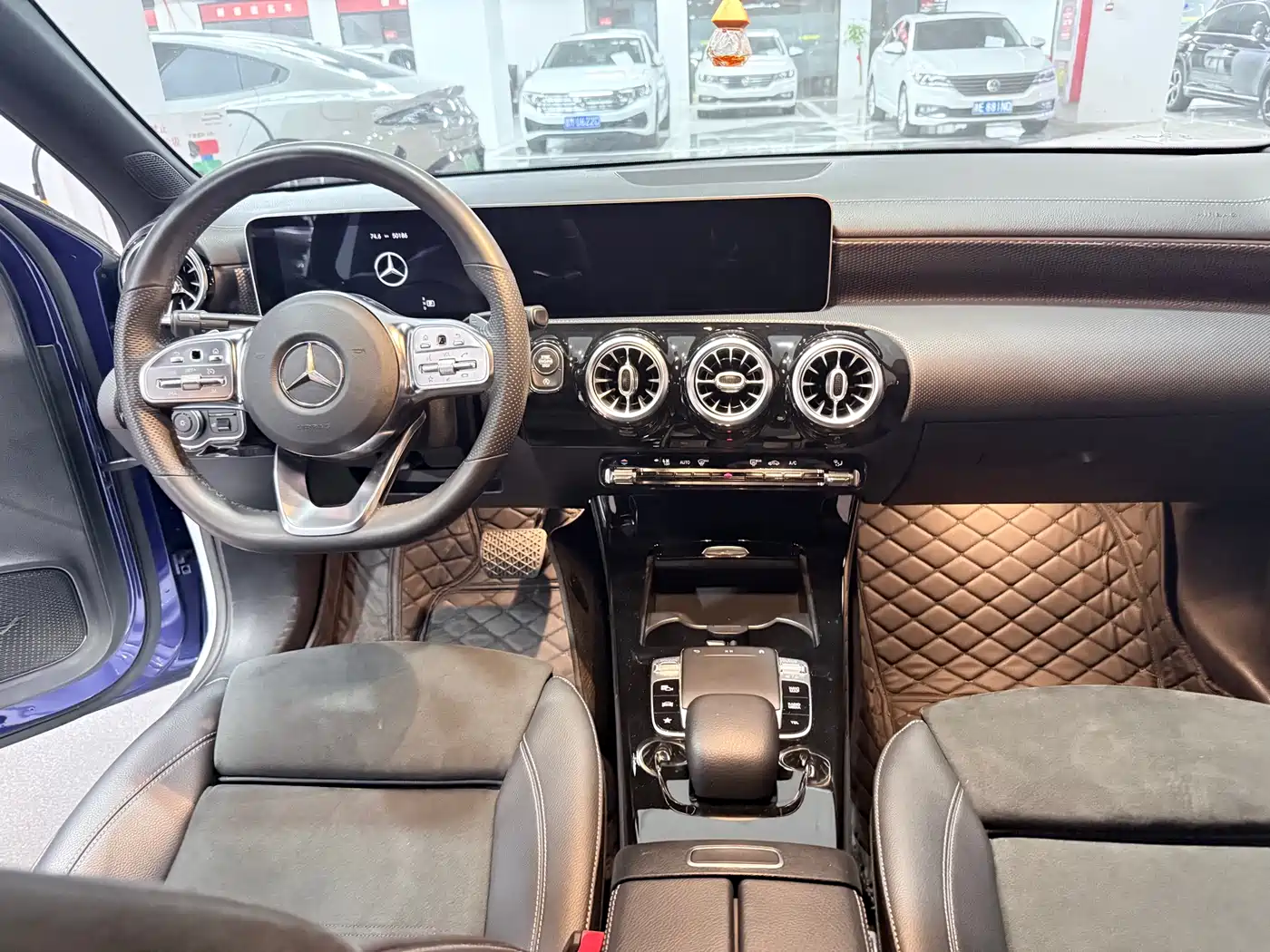 Mercedes-Benz A-Class 2020 A 200 L Sport Sedan фото 11