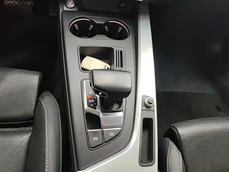 Audi A4L 2020 40 TFSI quattro Luxury Dynamic фото 16