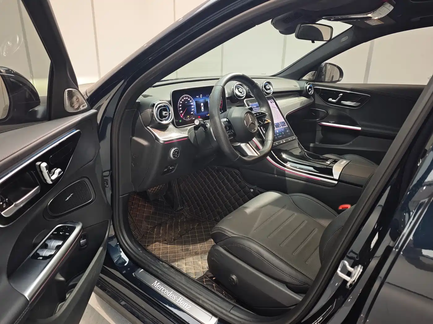 Mercedes-Benz C-Class 2023 Facelift C 260 L Sport Edition фото 8