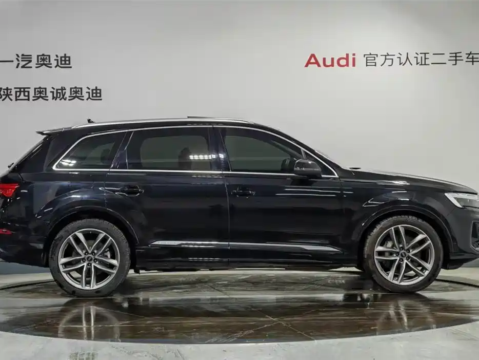 Audi Q7 2025 55 TFSI quattro S line Sport фото 3