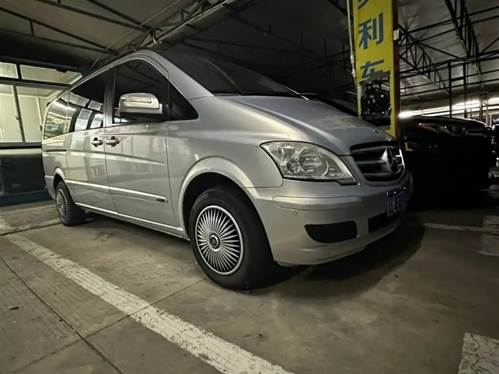 Mercedes-Benz Viano 2011 2.5L Navigation Edition фото 8
