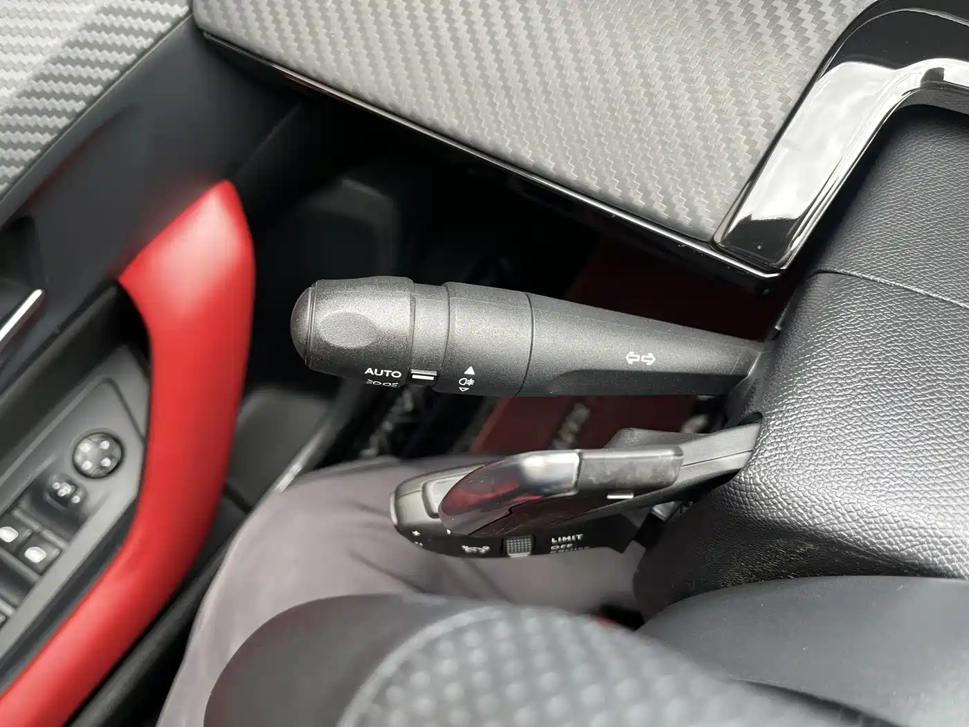 Peugeot 508 2021 508L 400THP PureTech Driving Control Edition фото 17