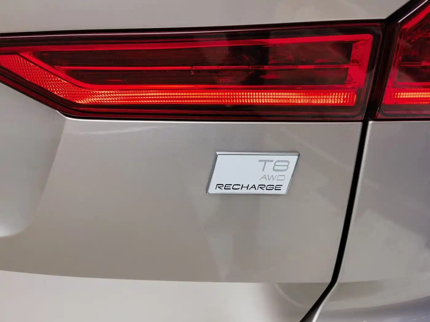 VOLVO XC60 PLUG IN HYBRID