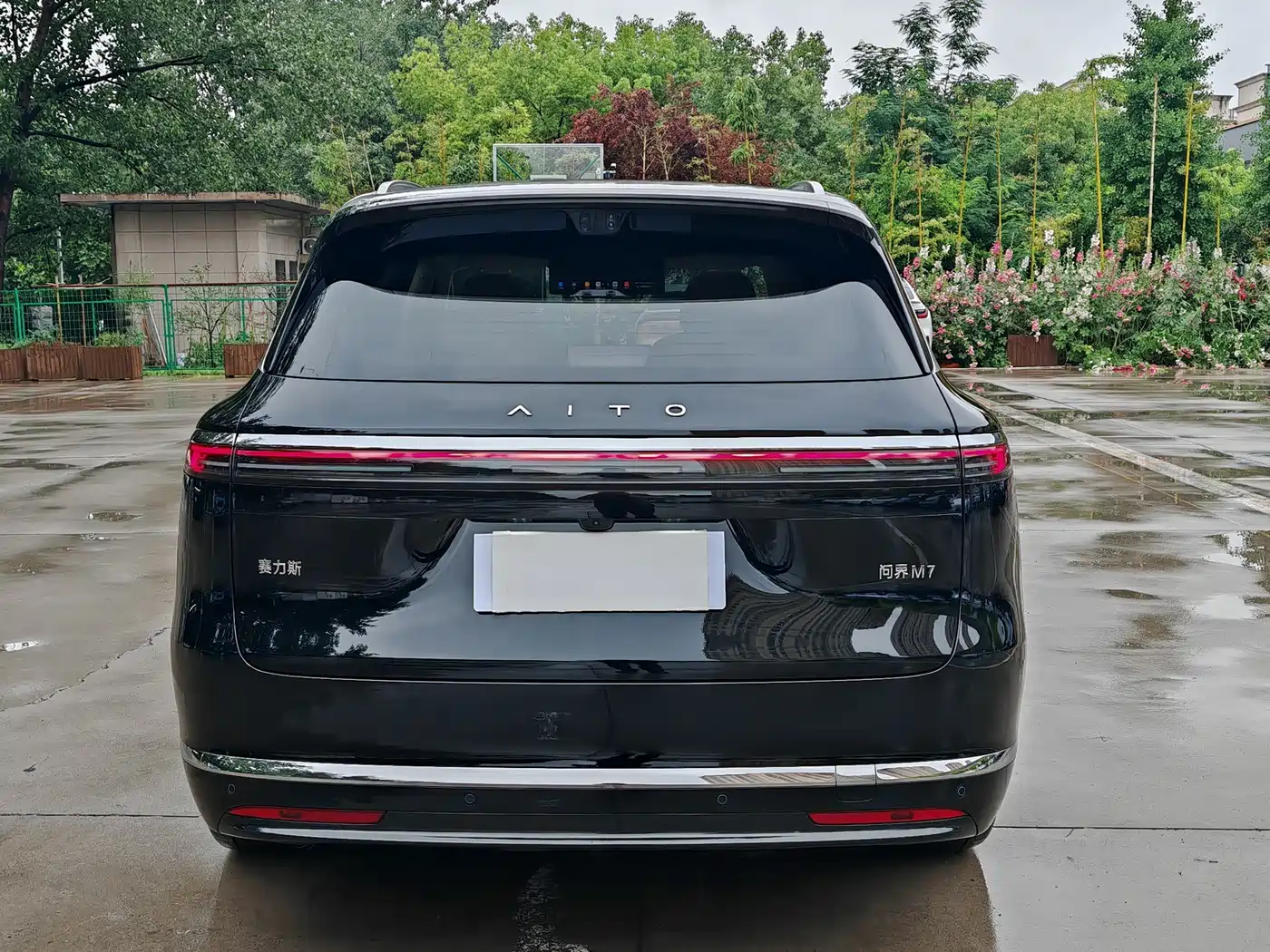 AITO Wenjie AITO M7 2026 Extended Range Max AWD 5-seater фото 14