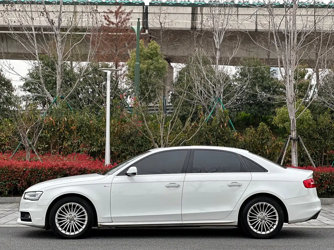 Audi A4L 2016 35 TFSI Collector's Edition S line Comfort фото 7