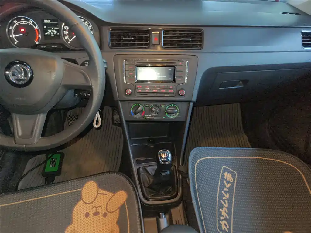 Škoda Skoda Rapid Spaceback 2016 Facelift 1.4L Manual Forward Edition фото 9