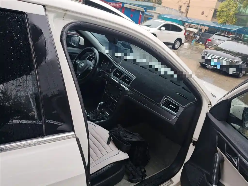 Volkswagen Gran Lavida 2014 1.6L Auto фото 20
