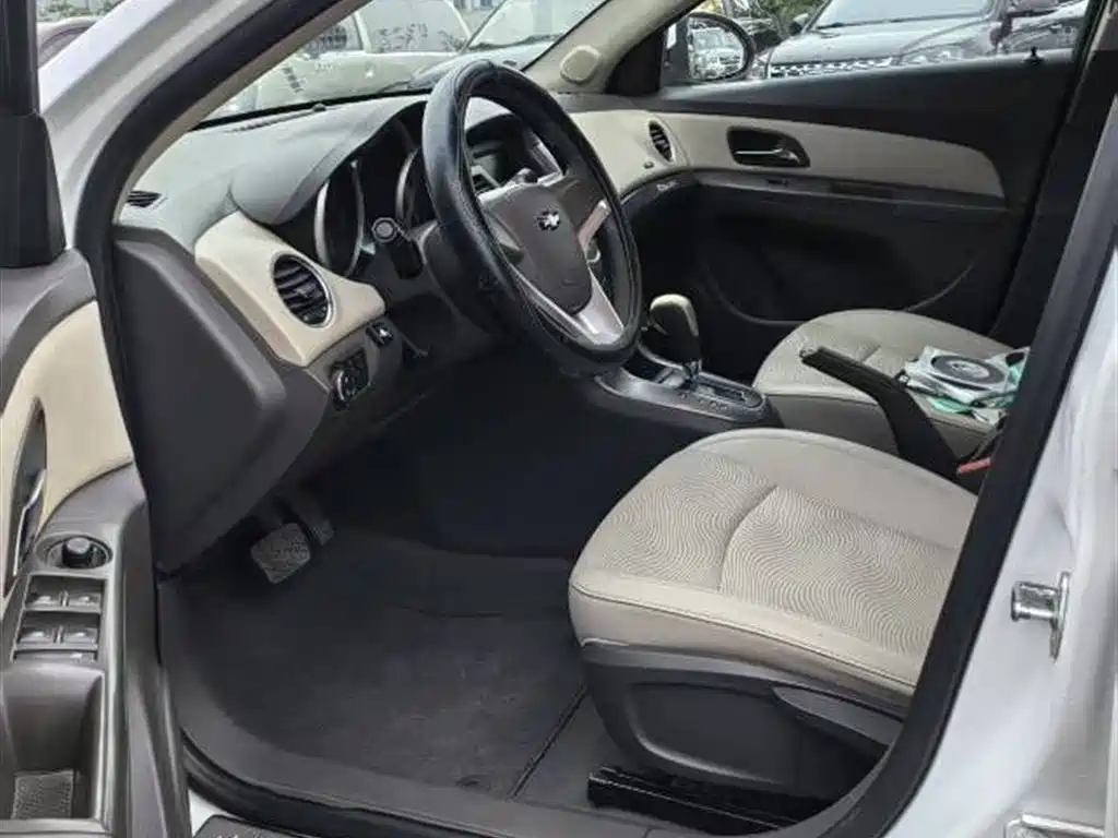 Chevrolet Cruze 2015 1.5L Classic SE AT фото 7