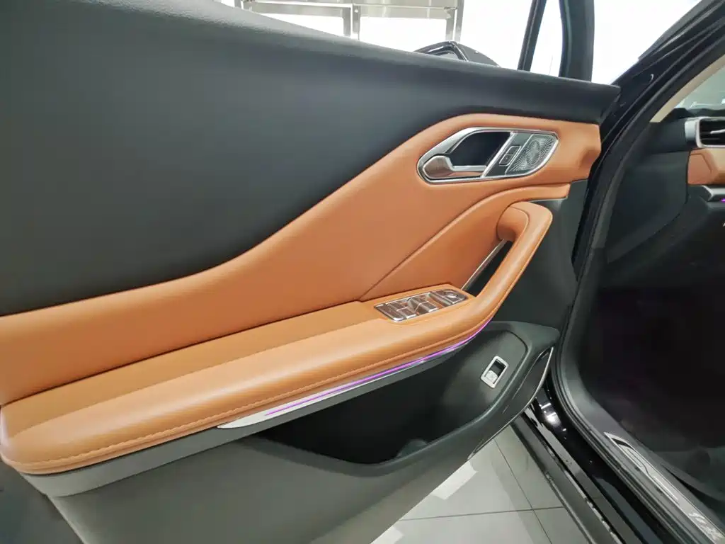 Hongqi HS7 PHEV 2026 2025 Revised Model 2.0T PHEV 4WD 2 Million Units Commemorative Edition 6-Seater