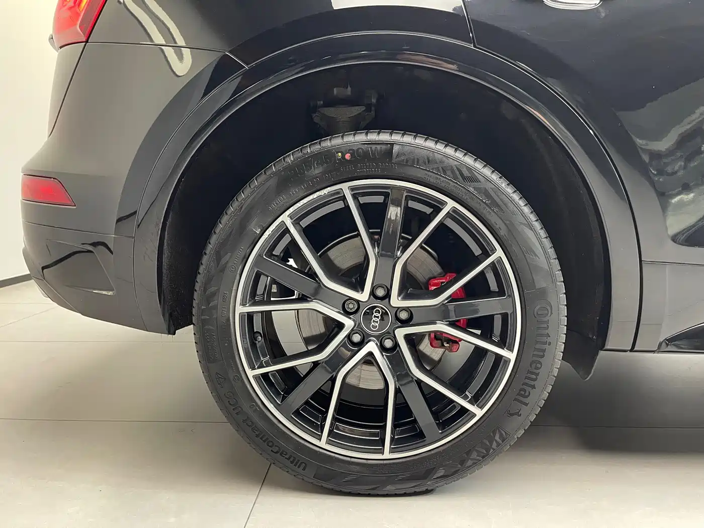 Audi Q5L 2024 Model 40 TFSI Luxury Dynamic фото 26