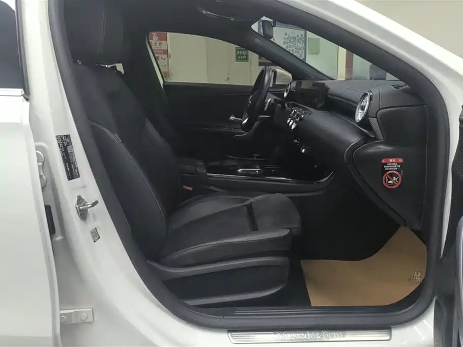 Mercedes-Benz A-Class 2022 Facelift III A 200 L Sport Sedan Fashion фото 8