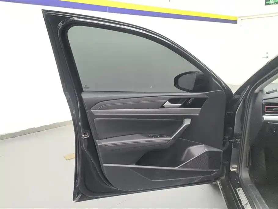 Volkswagen Lavida 2023 300TSI DSG Starlight Full Comfort Edition фото 7