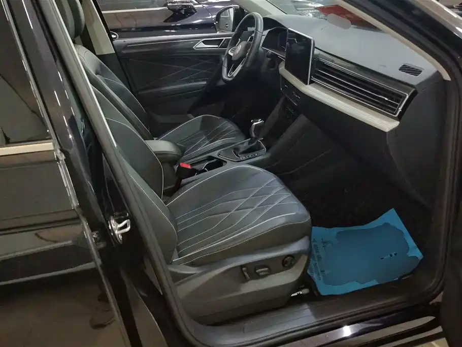 Volkswagen Tiguan L 2024 Outstanding 330TSI Auto 2WD R-Line Dragon Glory Edition фото 8