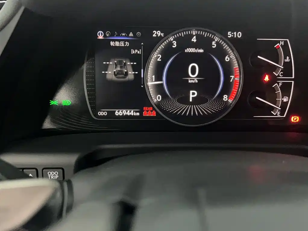Lexus ES 2023 200 Excellence Edition фото 8