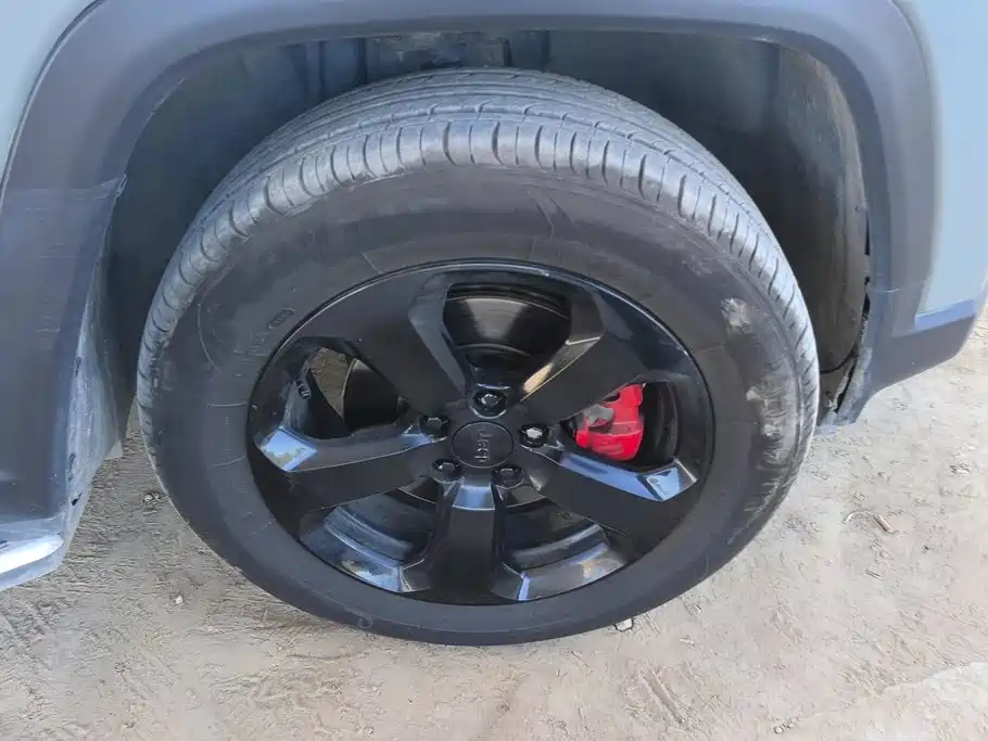 Фото 6 - Jeep Compass