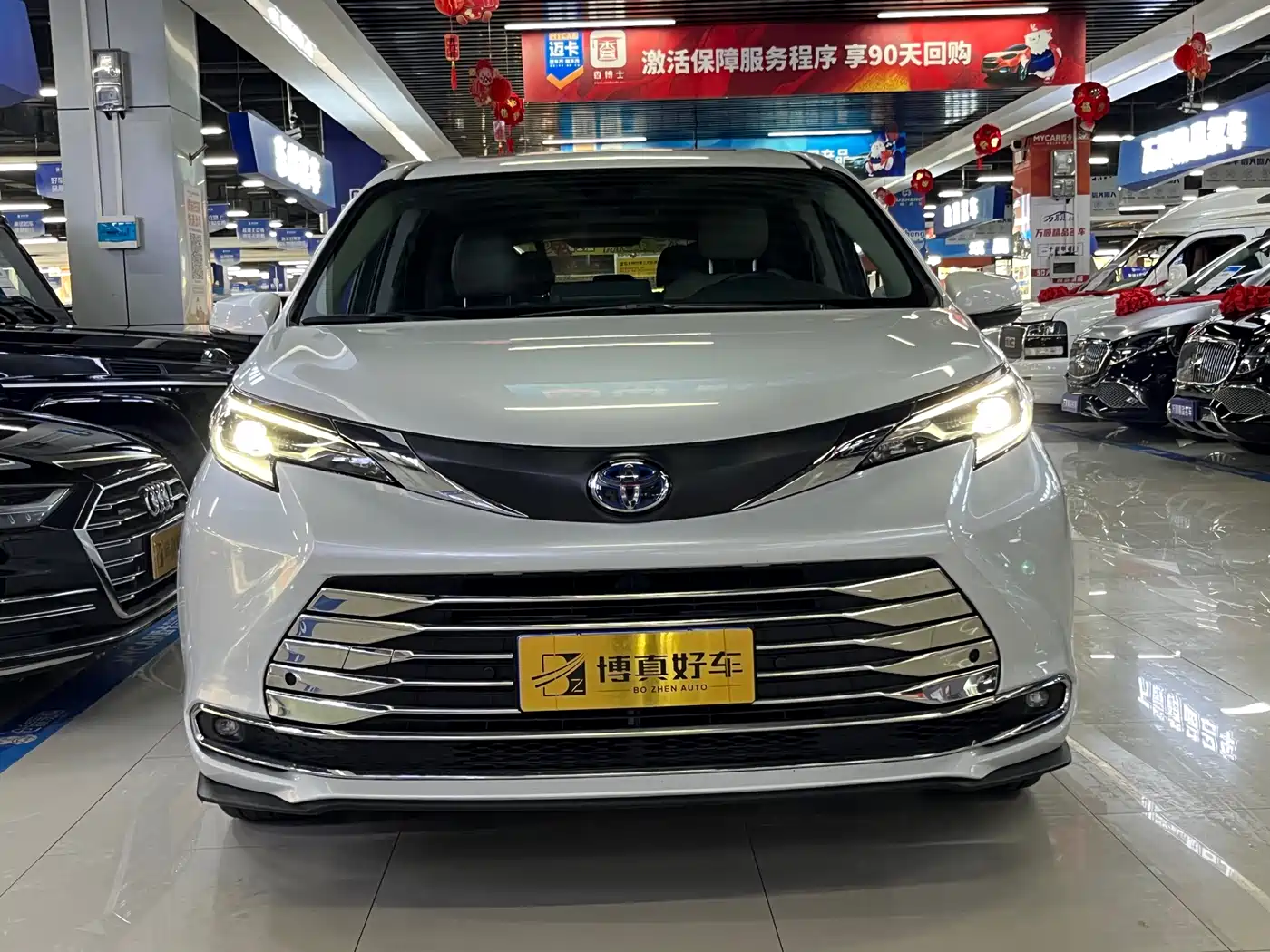 Toyota Sienna 2021 2.5L Hybrid Comfort Edition фото 2