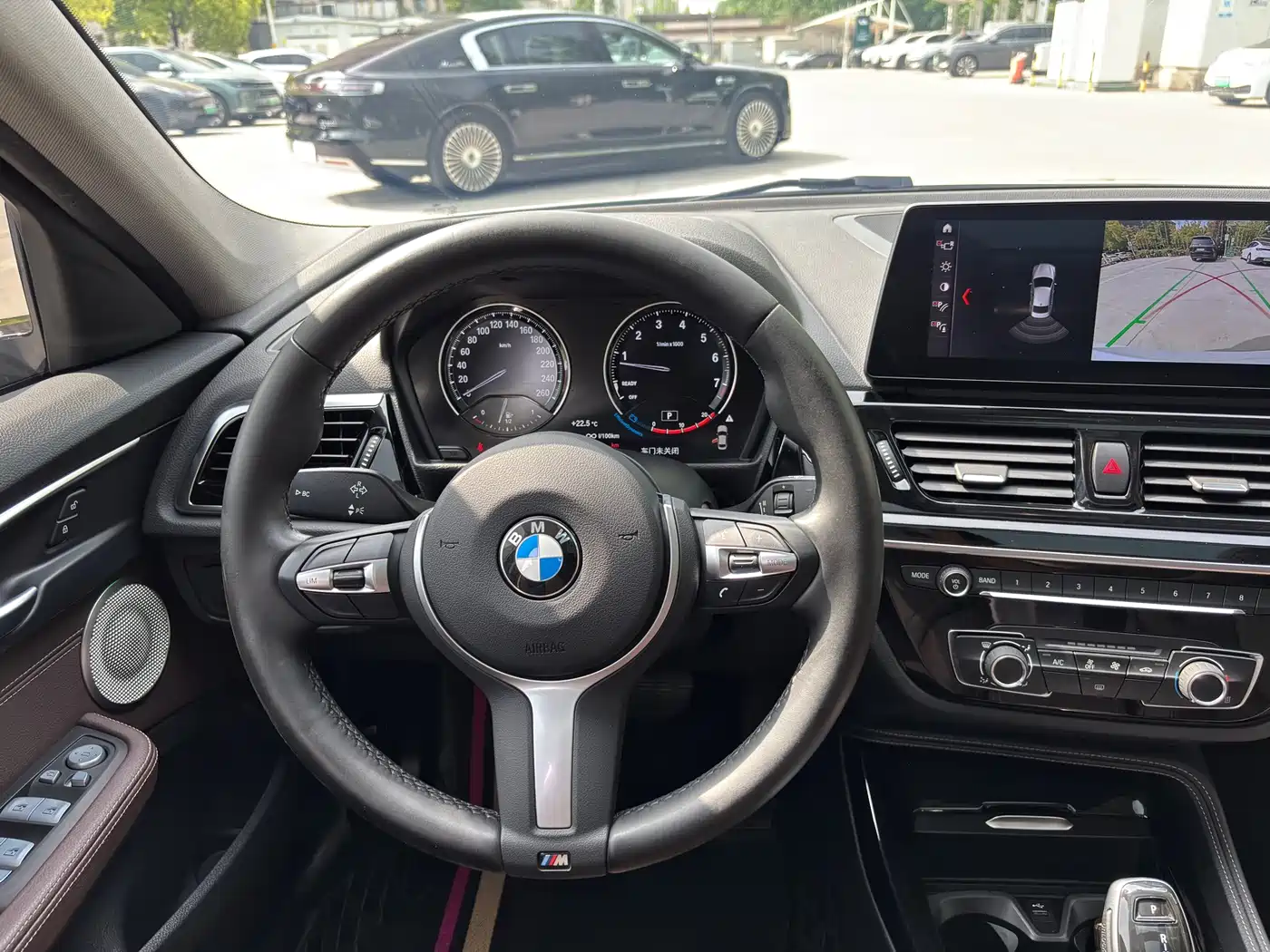 BMW 1 Series 2023 125i M Sport Shadow Edition фото 8