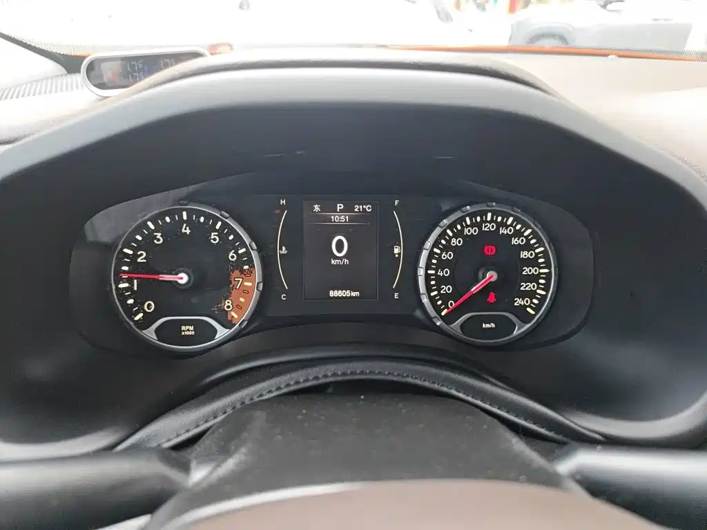 Photo 7 - Jeep Renegade