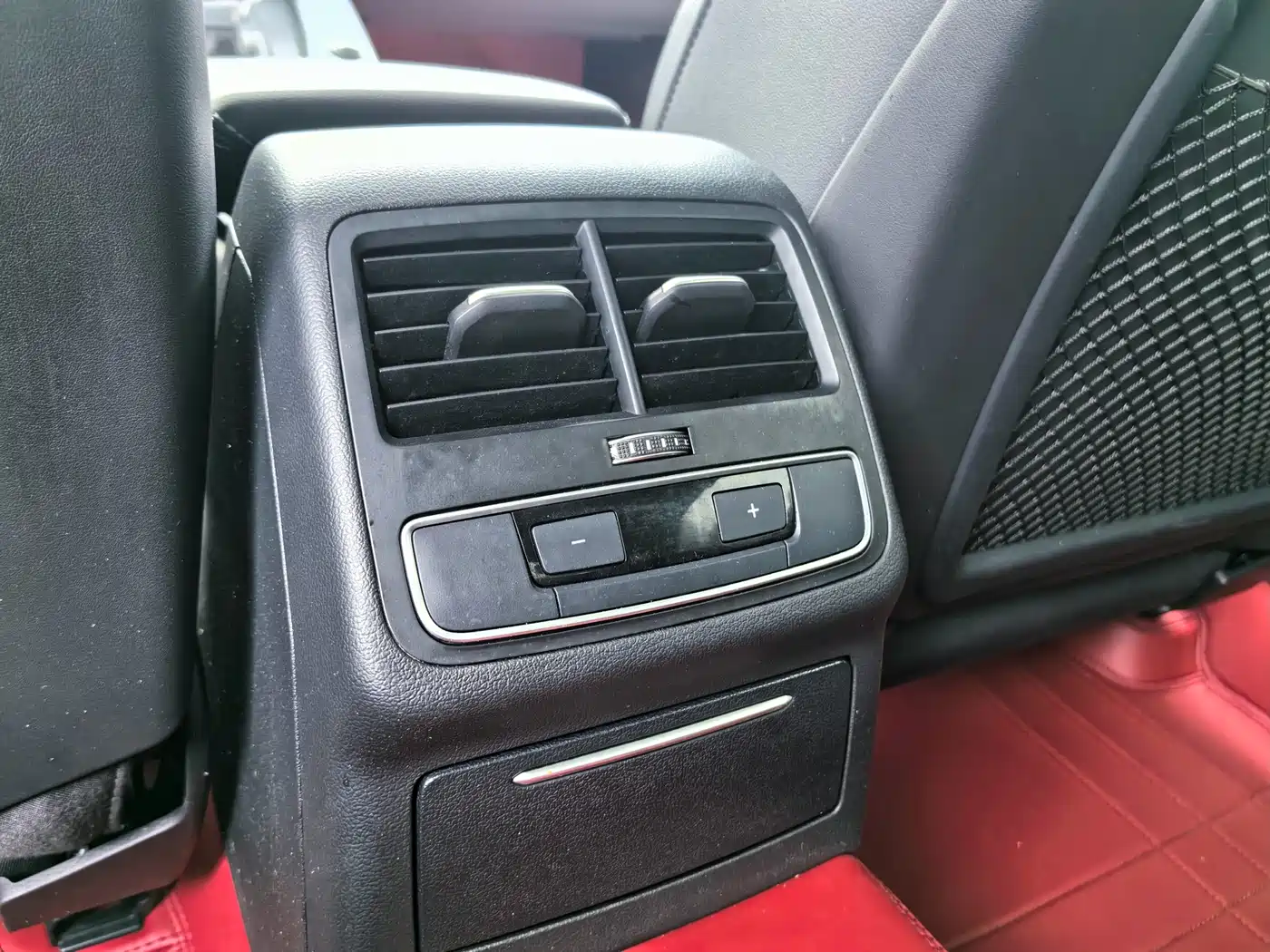 Audi A4L 2022 40 TFSI Luxury Dynamic фото 16