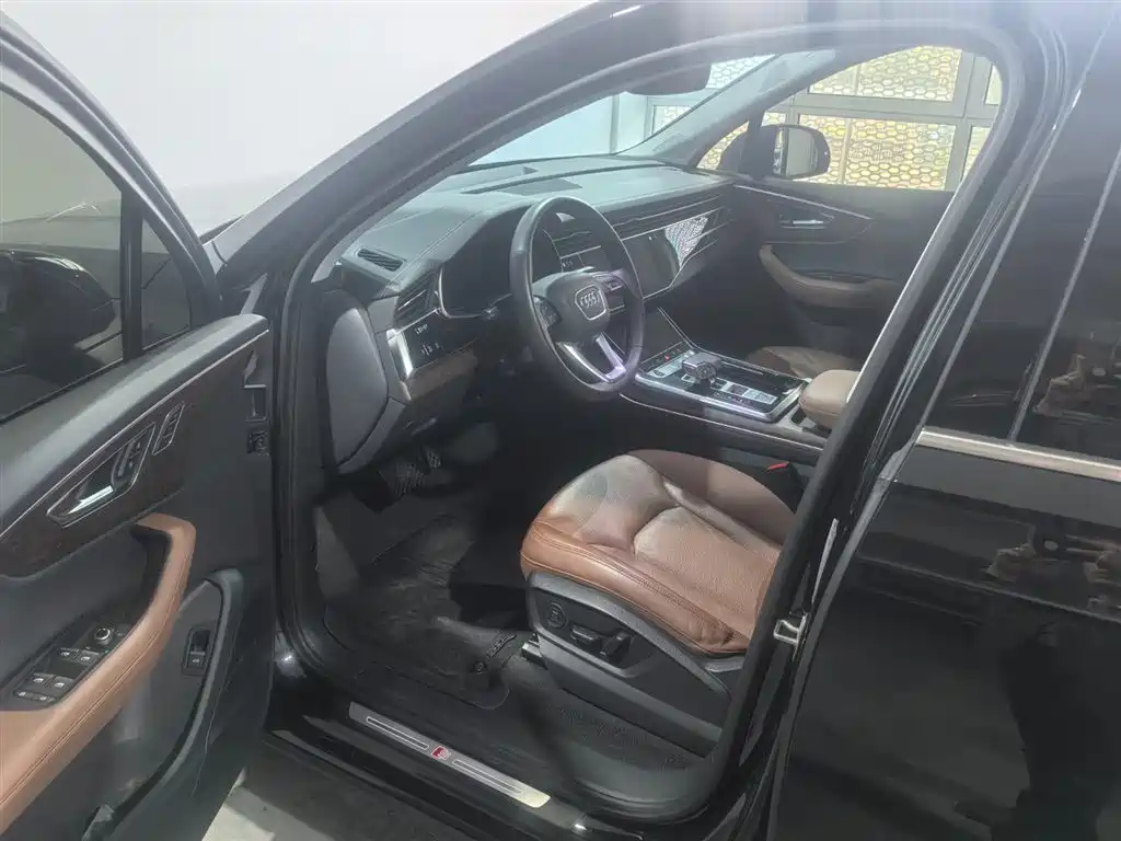 Audi Q7 2023 55 TFSI quattro S line Sport фото 7