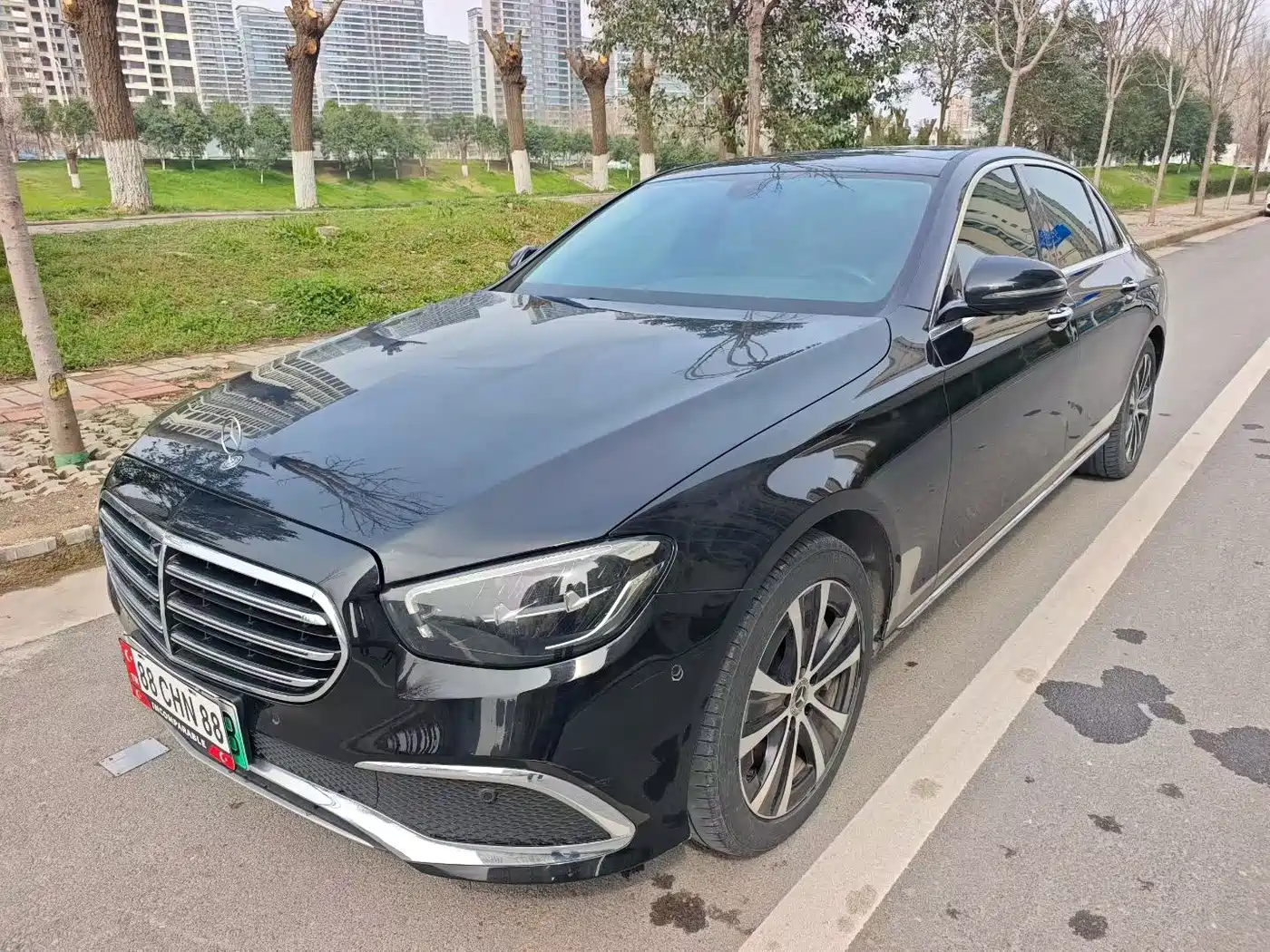 Mercedes-Benz E-Class New Energy 2022 E 350 e L Plug-in Hybrid Sedan