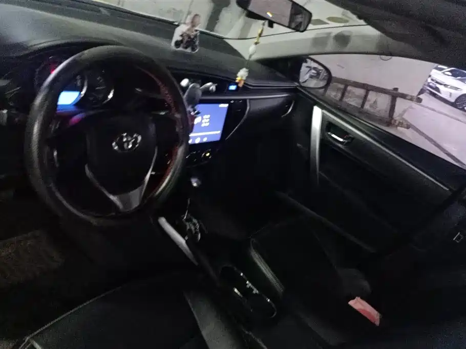 Toyota Corolla 2017 1.6L CVT GL фото 12