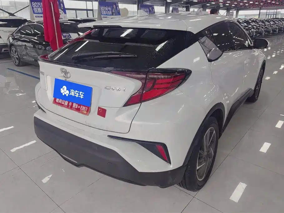 Toyota C-HR 2021 2.0L Luxury Edition фото 3