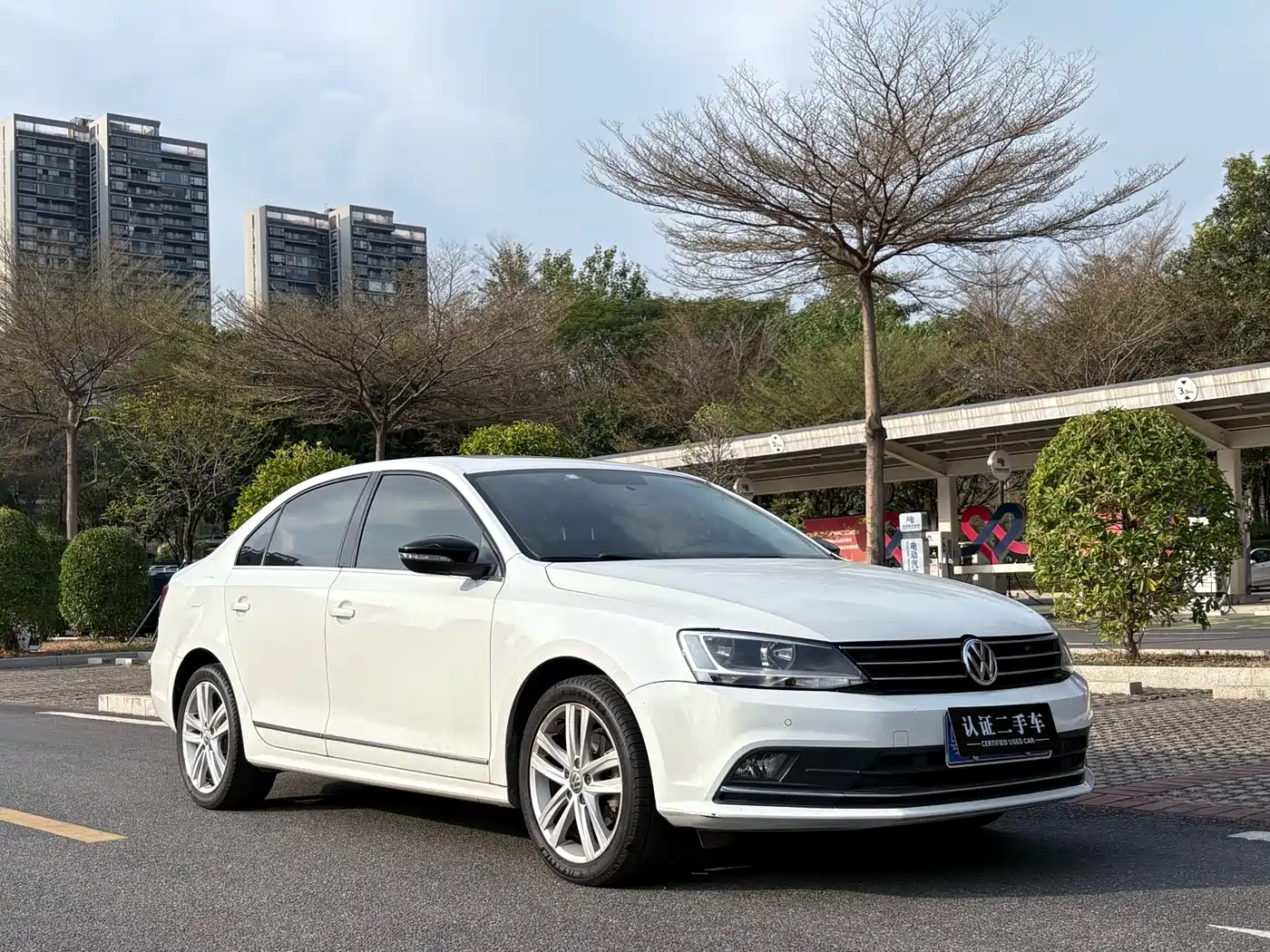 Volkswagen Sagitar 2018 280TSI DSG Spark Edition фото 3