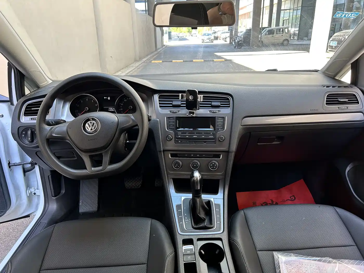 Volkswagen Golf 2016 1.6L Automatic Fashion фото 6