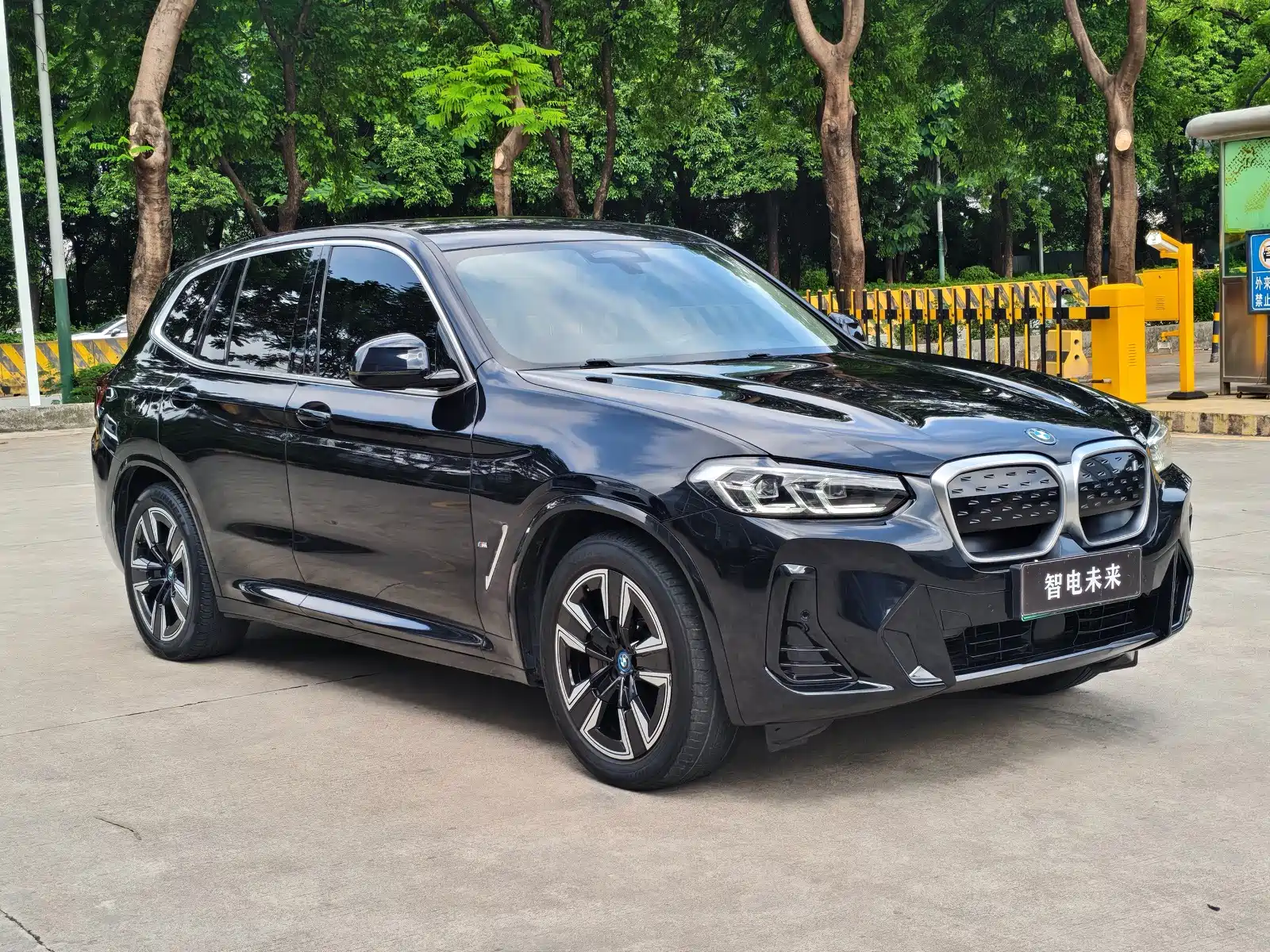 Фото 3 - BMW iX3