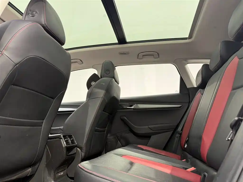 Škoda Karoq 2023 TSI280 Luxury Edition фото 9