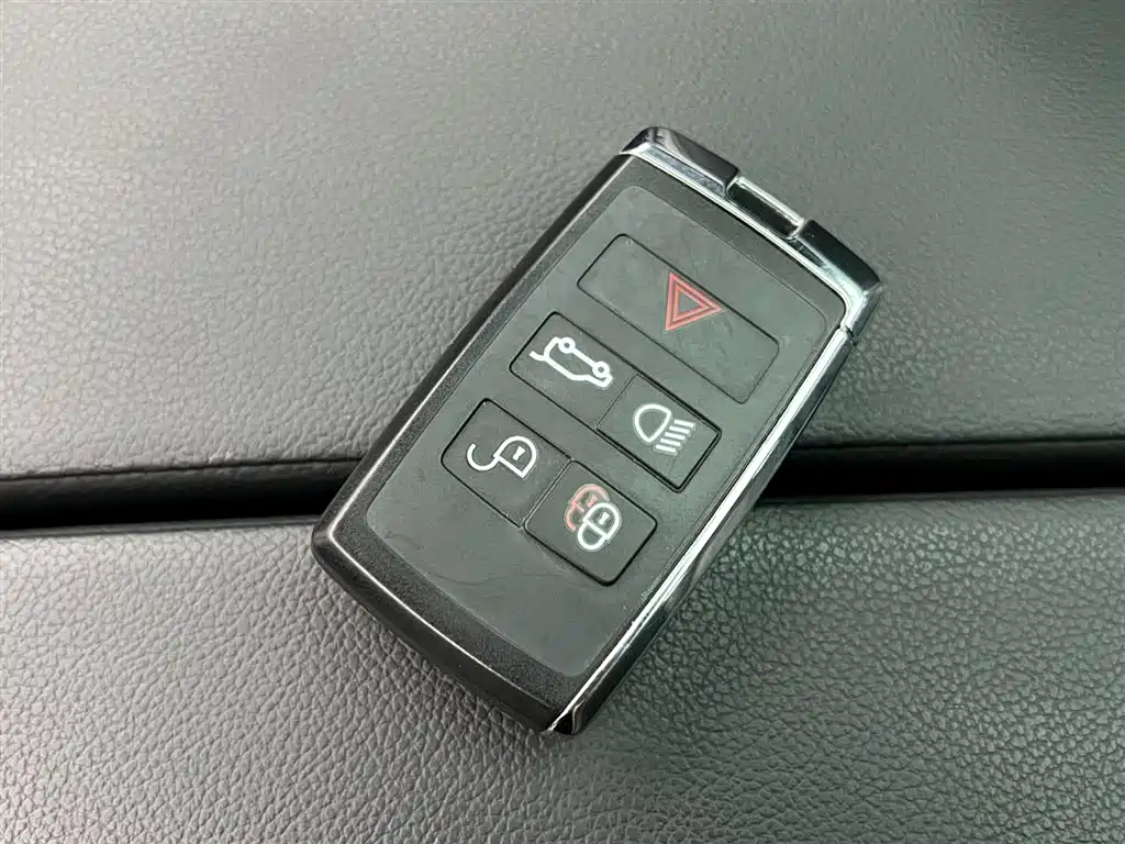 Land Rover Range Rover Evoque 2020 249PS R-DYNAMIC SE Sport Tech Edition фото 19