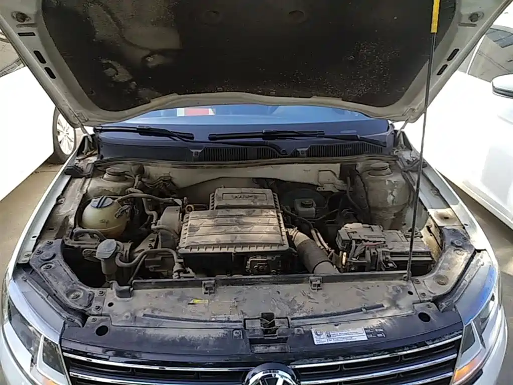 Volkswagen Lavida 2015 1.6L Automatic Trend Edition фото 20