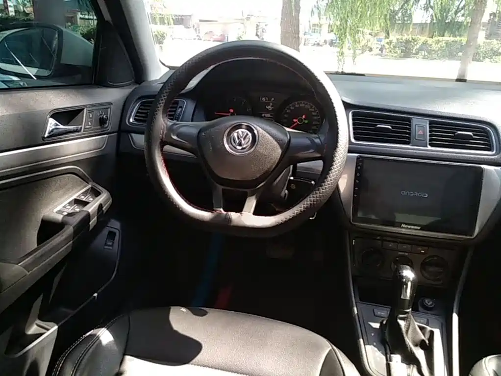 Volkswagen Lavida 2015 1.6L Automatic Trend Edition фото 11