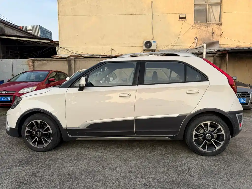 MG 3SW 2015 2015 1.5L AMT Elite