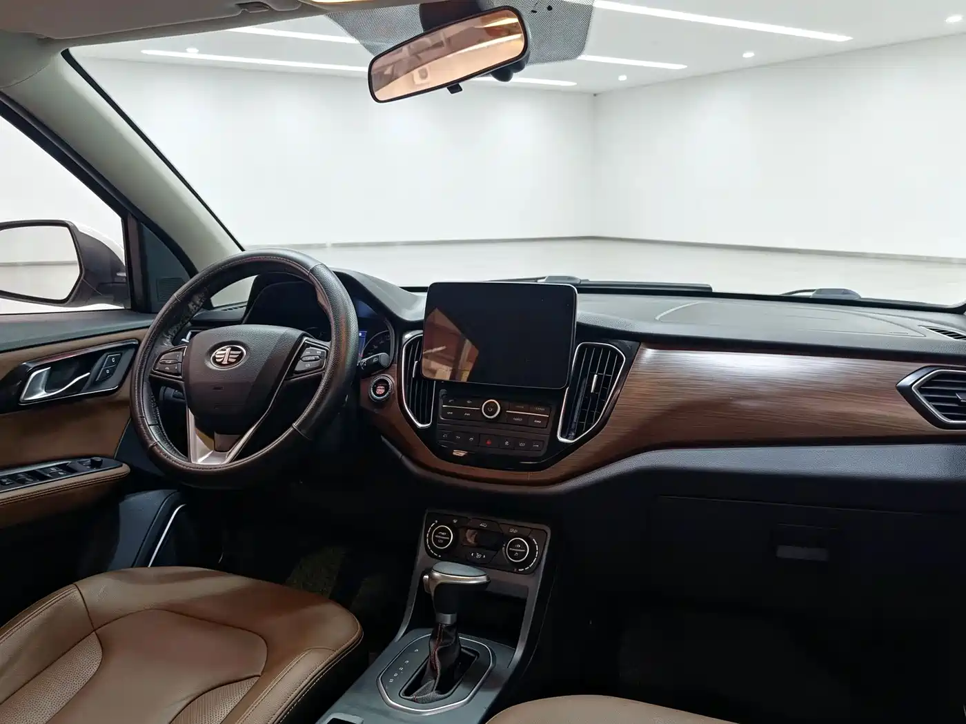 FAW Senya R7 2018 2017 Model 1.6L Automatic Smart