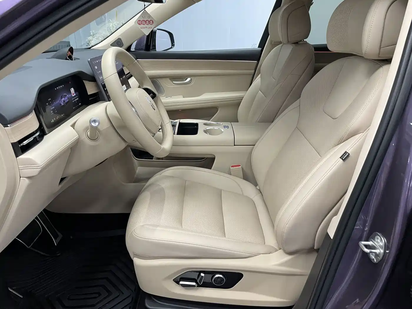AITO Wenjie AITO M5 2025 Extended Range Ultra AWD фото 5