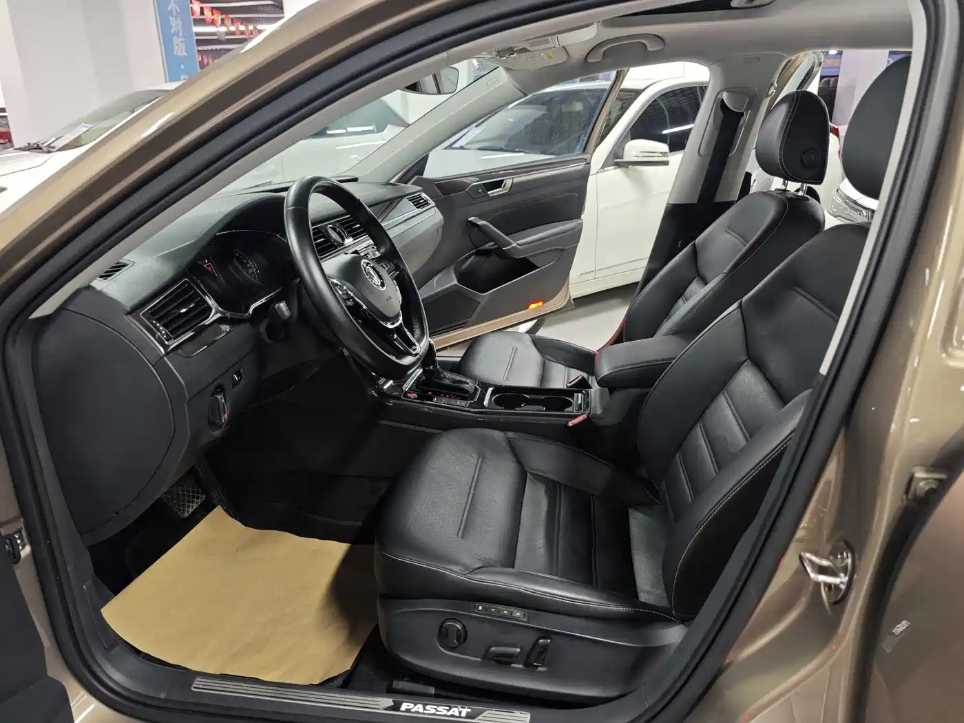 Volkswagen Passat 2016 330TSI DSG Executive Edition фото 5