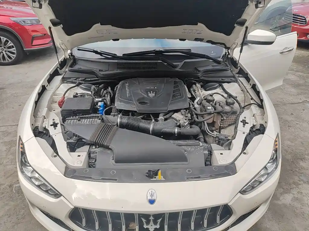Photo 20 - Maserati Ghibli