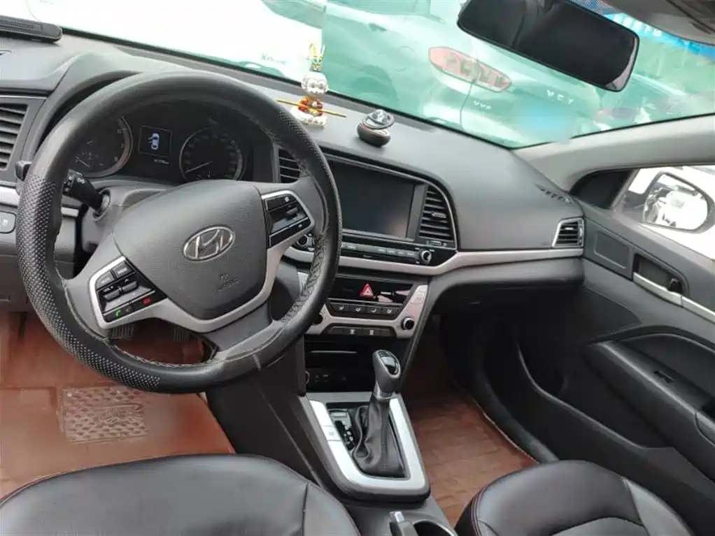 Hyundai Elantra 2016 Model 1.6L Automatic Smart Elite фото 12