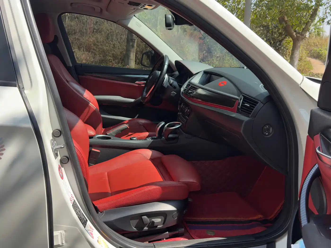 BMW X1 2014 Model xDrive20i Sport Design Package фото 7