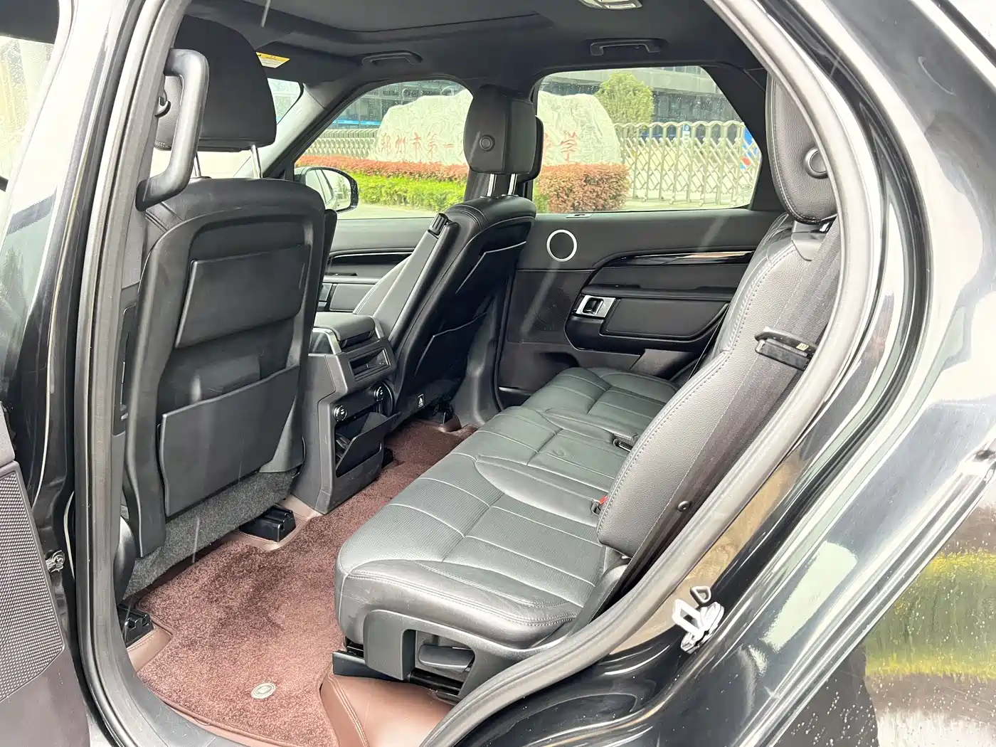 Land Rover Discovery 2017 3.0 SC V6 SE фото 14