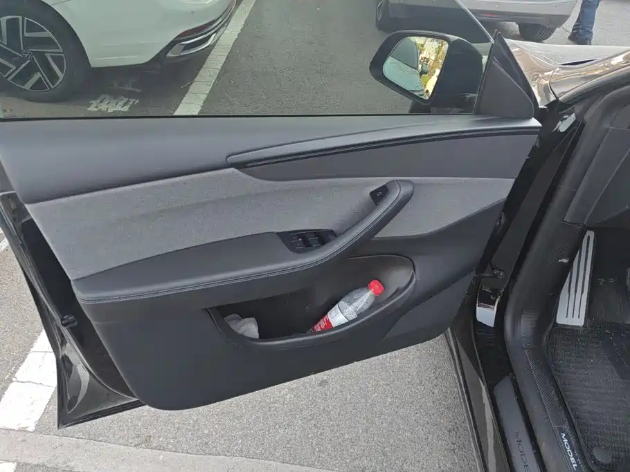 Tesla Model Y 2026 2026 Rear-Wheel Drive