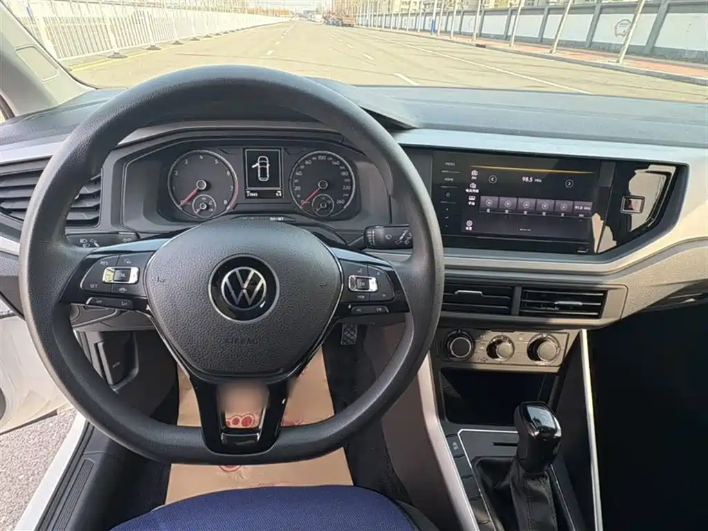 Volkswagen Polo 2021 Plus 1.5L Automatic Panorama Enjoyment Edition фото 15
