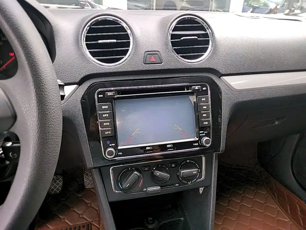 Photo 13 - Volkswagen Jetta