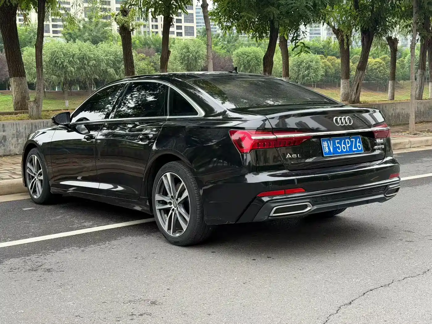 Фото 7 - Audi A6L
