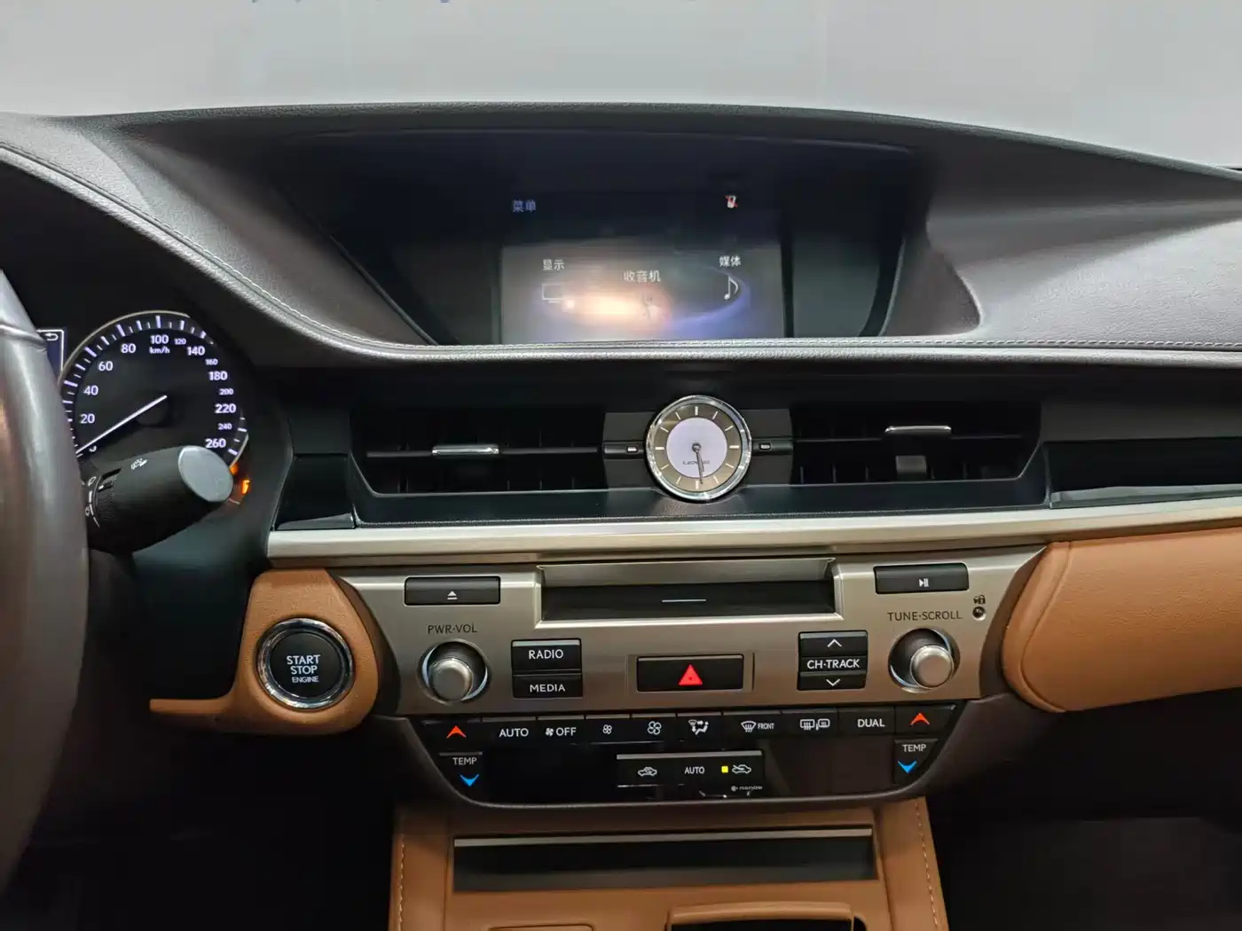 Lexus ES 2015 200 Elite Edition фото 11