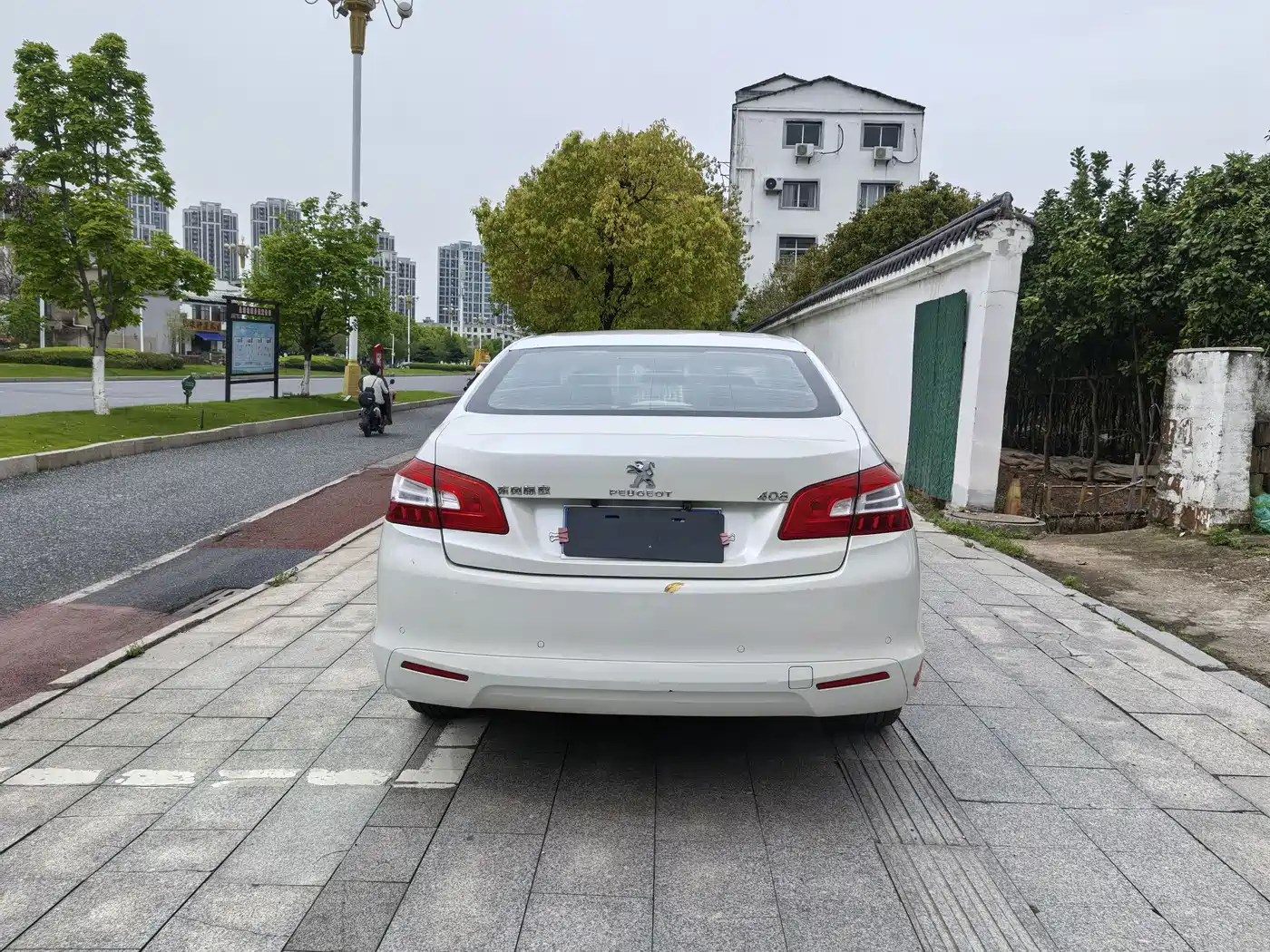 Peugeot 408 2014 1.8L Automatic Luxury Edition фото 4