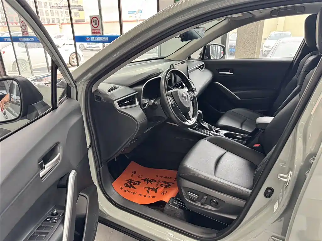Toyota Corolla Cross 2022 2.0L Flagship Edition фото 5
