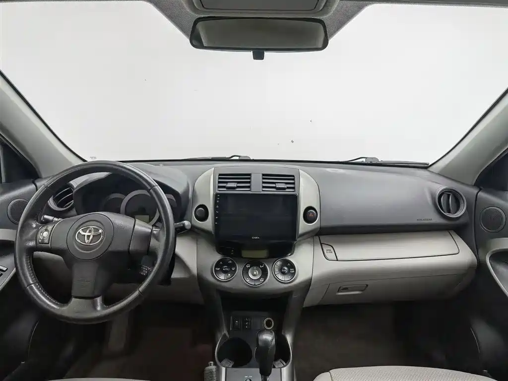 Toyota RAV4 Rongfang 2010 2.0L Automatic Luxury Upgrade Edition фото 5